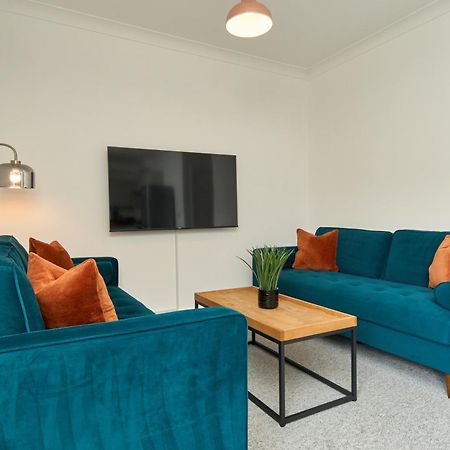 Beautiful 3 Bed Apartment In Bonchurch - Nr Ventnor - Large Outside Terrace & Parking - Dog Friendly - The Perfect Choice For Couples, Friends, Families - 5 Mins To Beach Extérieur photo