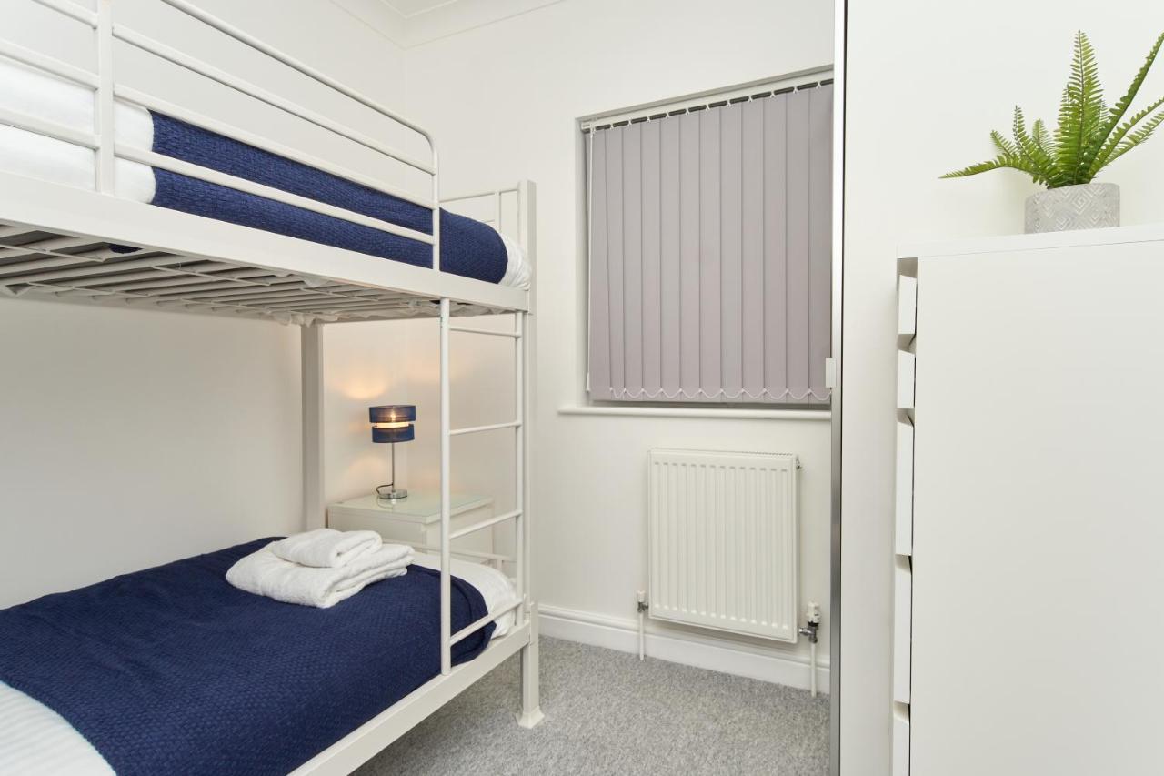 Beautiful 3 Bed Apartment In Bonchurch - Nr Ventnor - Large Outside Terrace & Parking - Dog Friendly - The Perfect Choice For Couples, Friends, Families - 5 Mins To Beach Extérieur photo