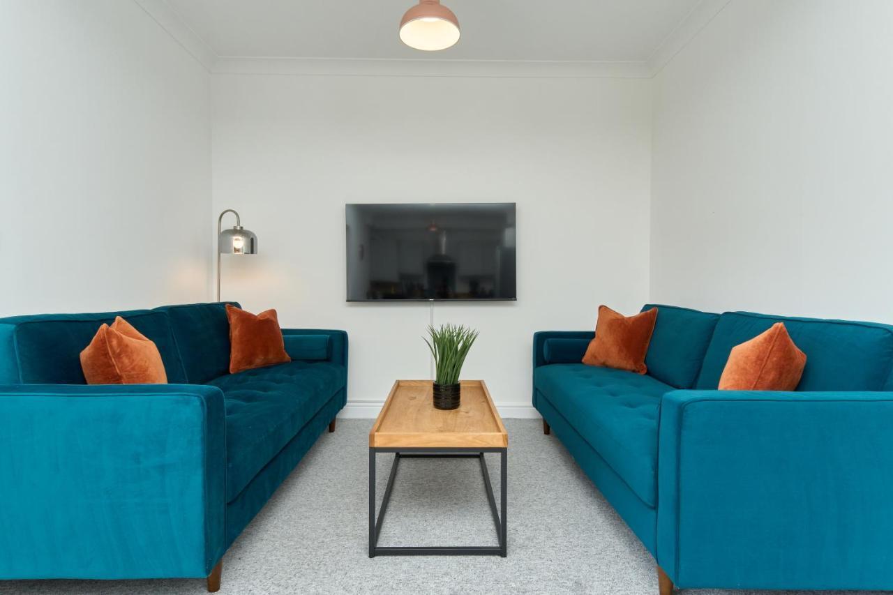 Beautiful 3 Bed Apartment In Bonchurch - Nr Ventnor - Large Outside Terrace & Parking - Dog Friendly - The Perfect Choice For Couples, Friends, Families - 5 Mins To Beach Extérieur photo