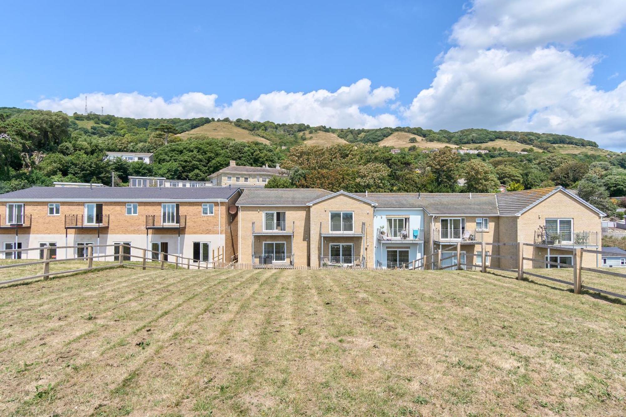 Beautiful 3 Bed Apartment In Bonchurch - Nr Ventnor - Large Outside Terrace & Parking - Dog Friendly - The Perfect Choice For Couples, Friends, Families - 5 Mins To Beach Extérieur photo